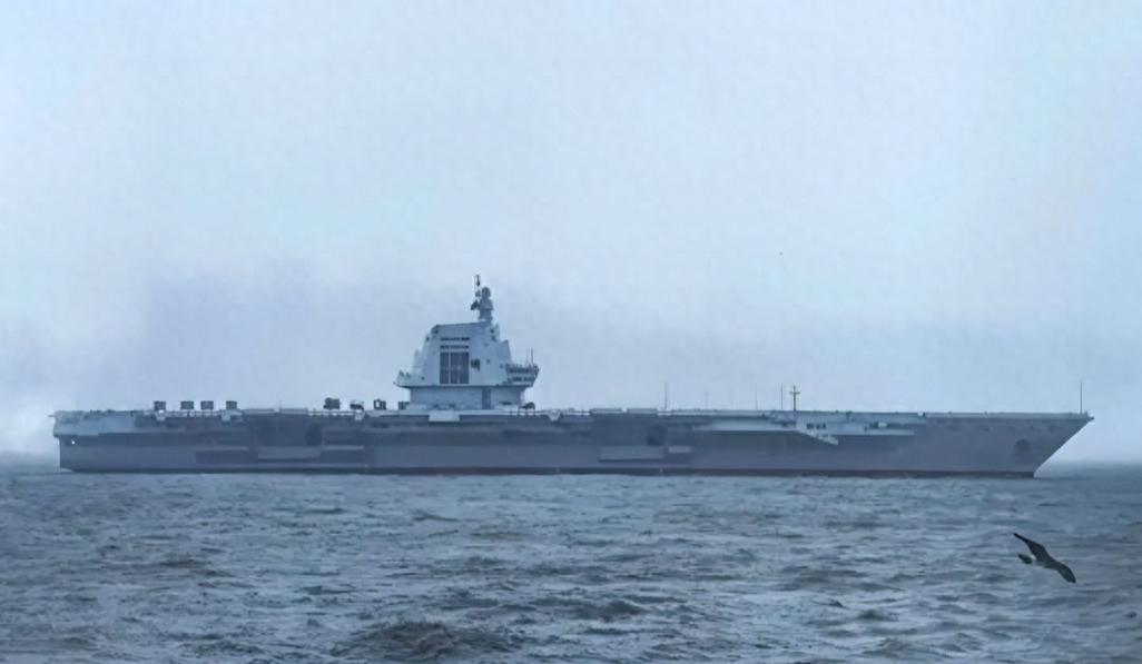 日本赌中方不会动手，军舰闯台海，中方反制毫不手软：划5处禁区，百舰待命。
 
一