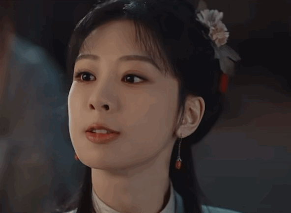 杨紫演戏的时候怎么这么喜欢咬牙切齿的？ 