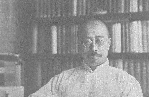 周作人因当汉奸被判枪毙，被胡适等人救下，改判坐牢，49年出狱后曾决定去台湾，后写