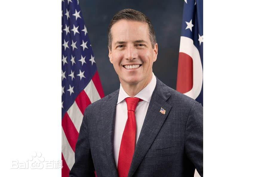 美国共和党参议员伯尼·莫雷诺又搞事情，要提交法案全面封杀中国汽车，连硬件、软件及