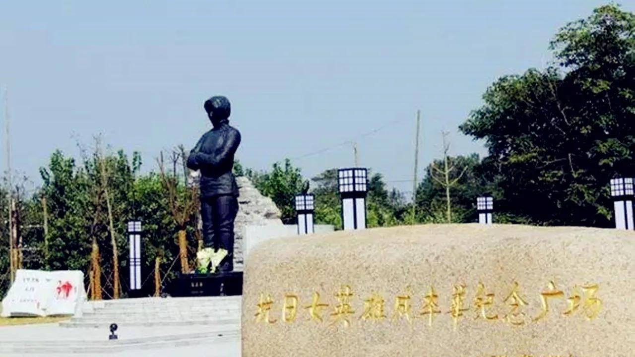 1938年，日寇轮番强奸了女战士成本华，随后将她押送到了刑场。行刑前，她要求和日