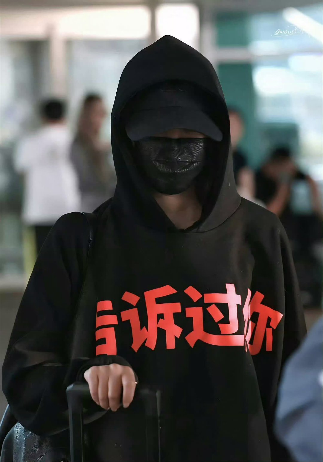 司晓迪曝汪苏泷恋情韩国女团成员和侃爷的恋情好像更真实一点 