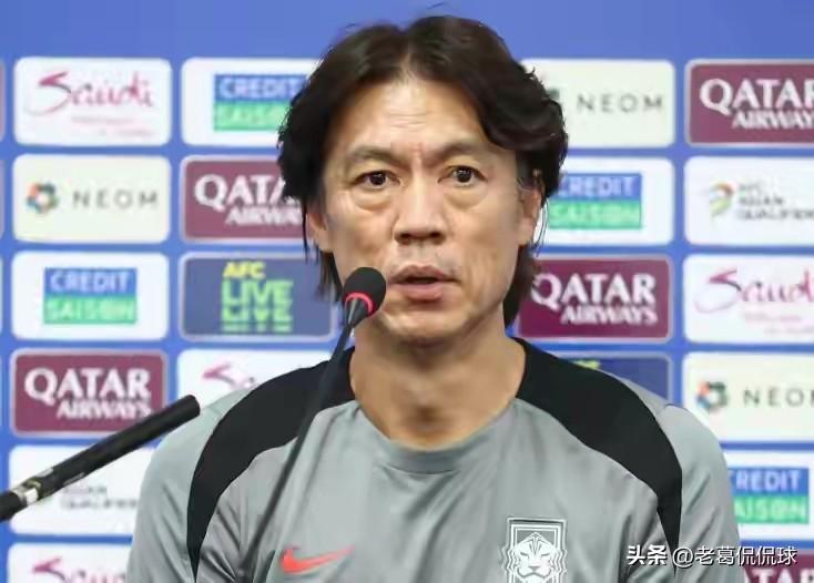 韩国主帅洪明甫竟然惨遭死亡威胁！据韩国媒体透露，由于韩国队主帅洪明甫在美加墨世界