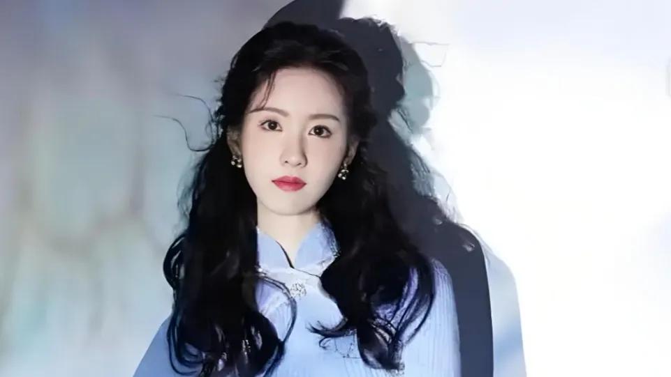 陈都灵：跳出“舒适圈”的演艺冒险
 
陈都灵正开启一场“颠覆自我”的演艺冒险！以