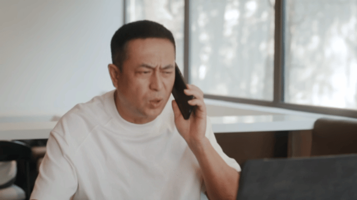 终于有剧拍了打工人的旅行现状 《欢乐家长群2》把打工人旅行拍透了！刘向上带家人出
