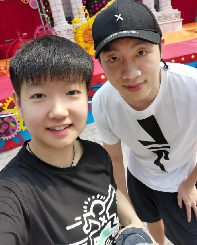 许昕好样的，果然是说到做到，
国乒传承，许昕归队，

前不久在世界杯的直播时，