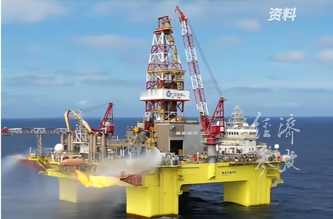 4月20日，日本外务省爆发强烈抗议：中国在东海建起第23座油气构造物，直指中国"