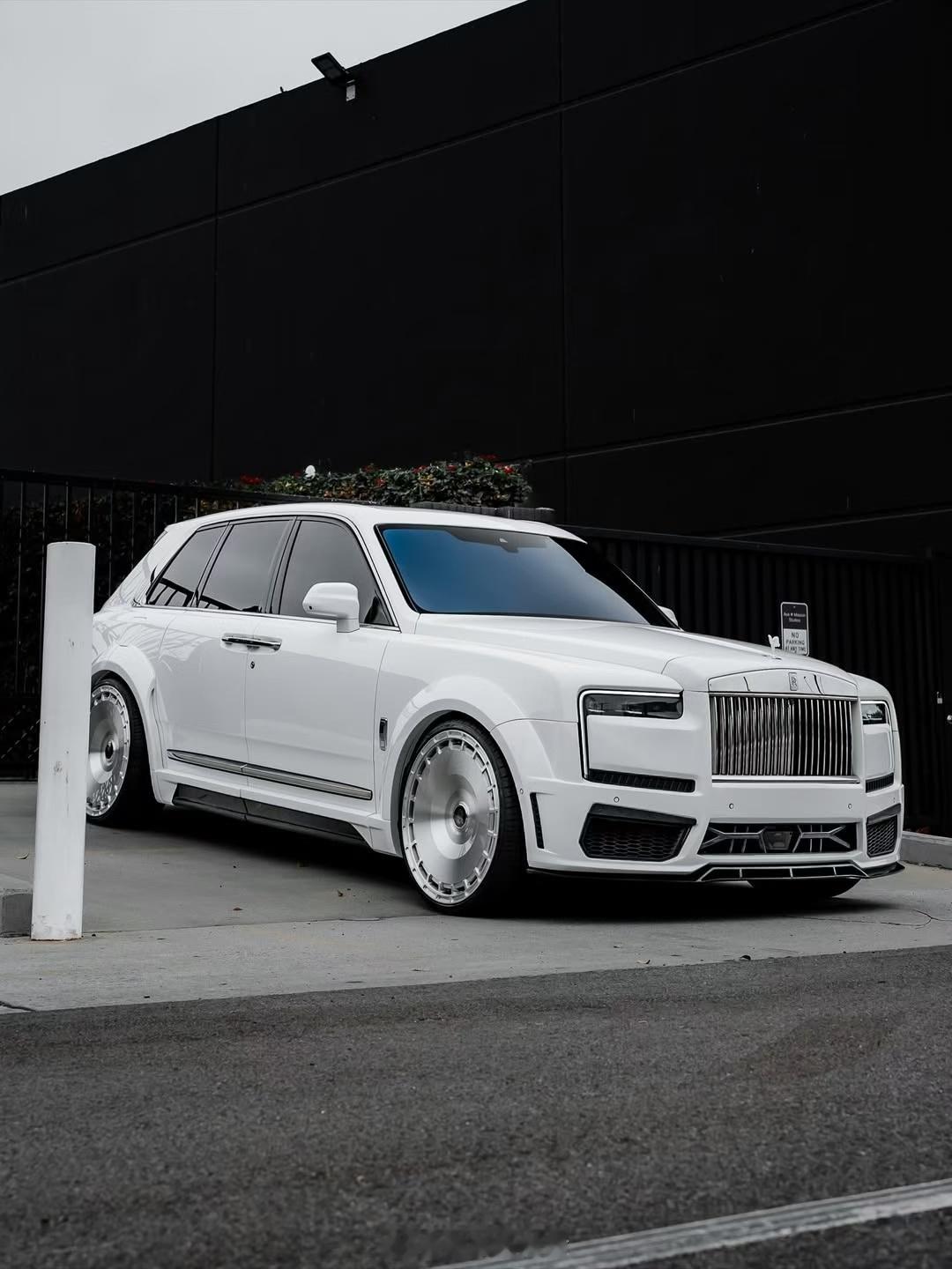 2025款劳斯莱斯库里南1016 INDUSTRIES碳纤维宽体套件，全新的外观