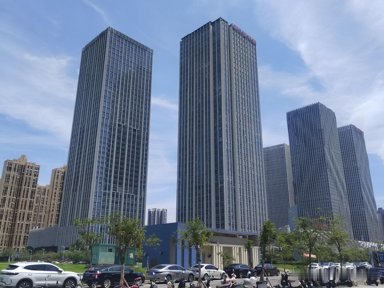 湛江城建之霞海CBD万达广场。