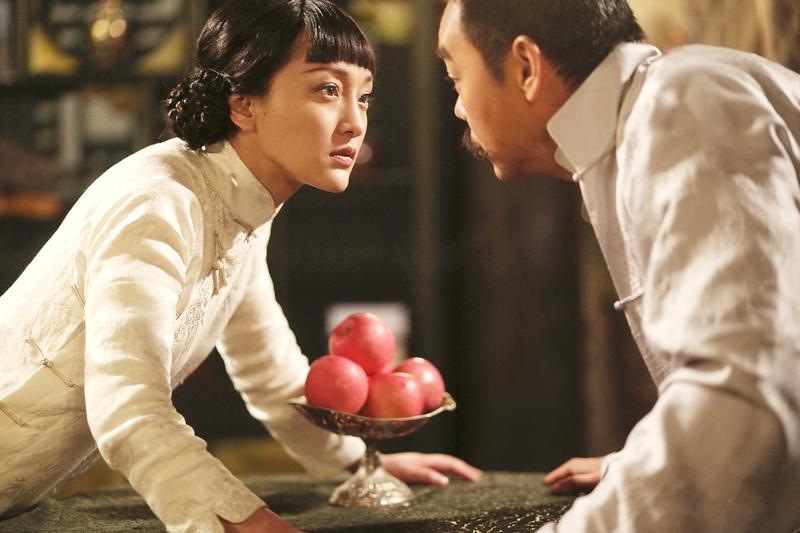 以前的县太爷确实有娶多个姨太太的情况。在古代封建制度下，达官贵人三妻四妾很常见，