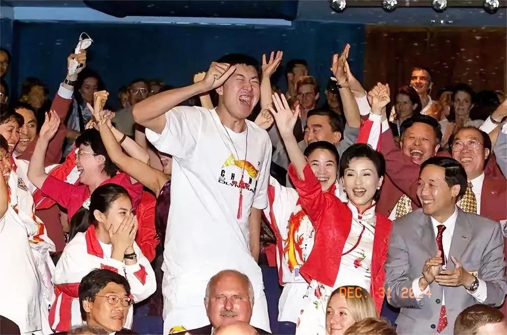 令人难忘又激动的一刻
2001年7月13日，我国获得了第29届夏季奥运会的举办权
