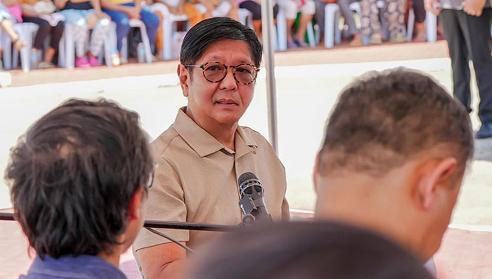 重磅！中方发出讨贼檄文后，马科斯面临弹劾，或已做好流亡准备
 
当地时间1月13