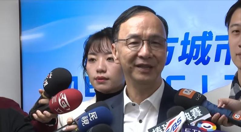 朱立伦：祝福郑丽文访陆顺利成功
今天早上，也就是3月14日的这波闪光灯下，朱立伦