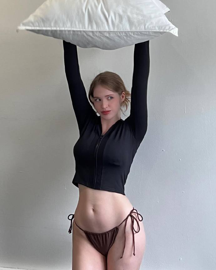 ANNA ​​​