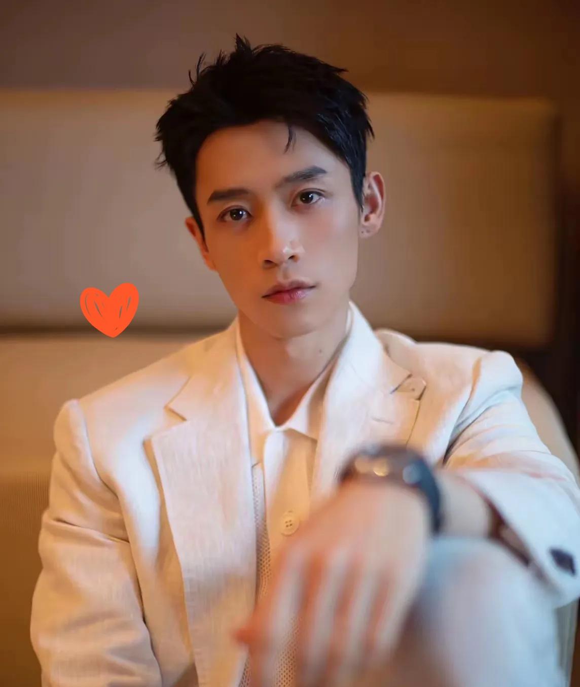 魏晨是永远都不会离婚的，
原因很简单，
不是他的老婆多有钱，
而是因为魏晨他的爱