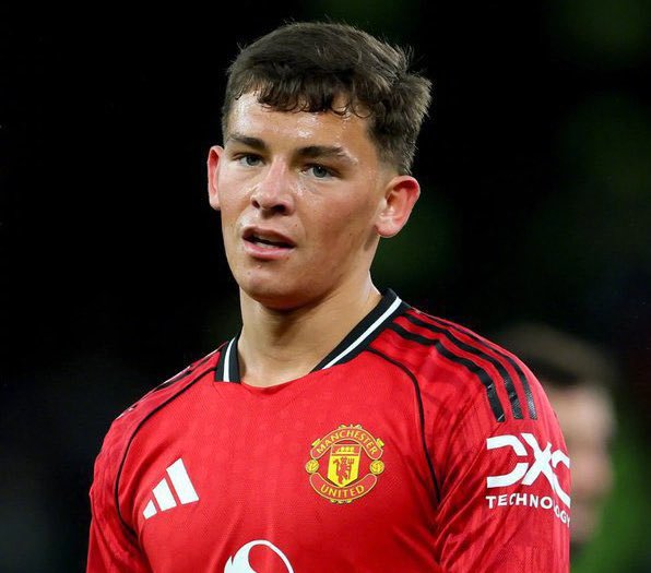 📢 最新消息：利桑德罗·马丁内斯和谢伊·莱西预计都将回归曼联对阵利兹联的比赛日