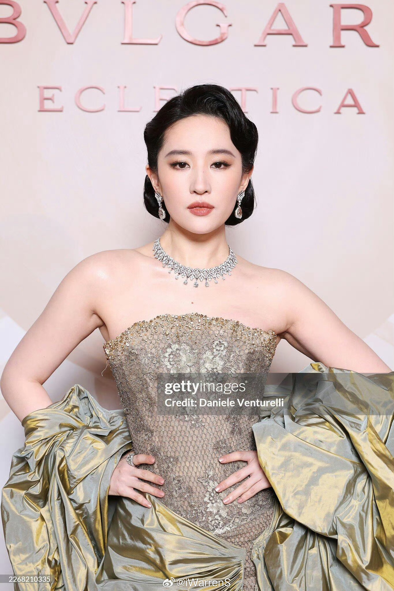 拜托她可是刘亦菲啊！天仙生图的神啊！太绝了！刘亦菲G社最严厉的母亲