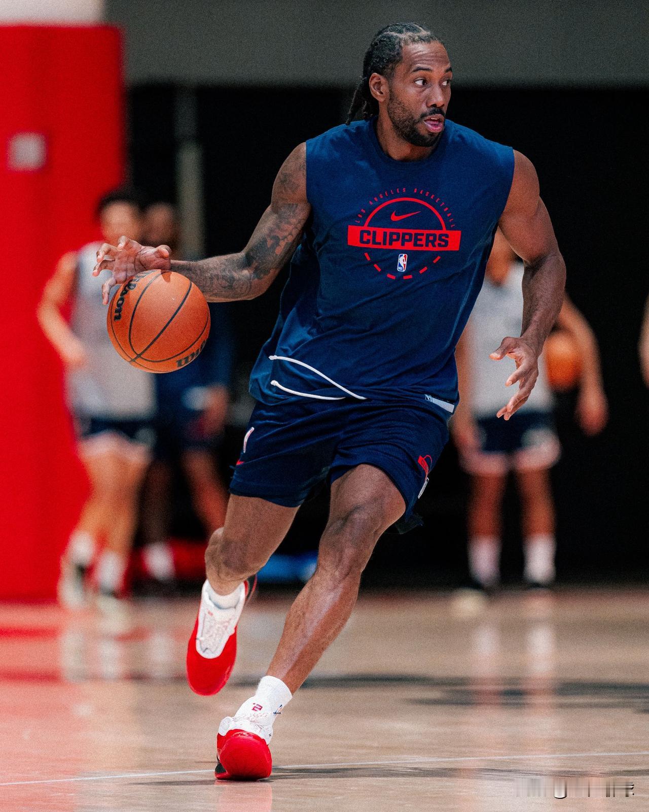 快船积极备战森林狼，伦纳德带队继续出击，马瑟琳入境




快船积极备战和森林狼