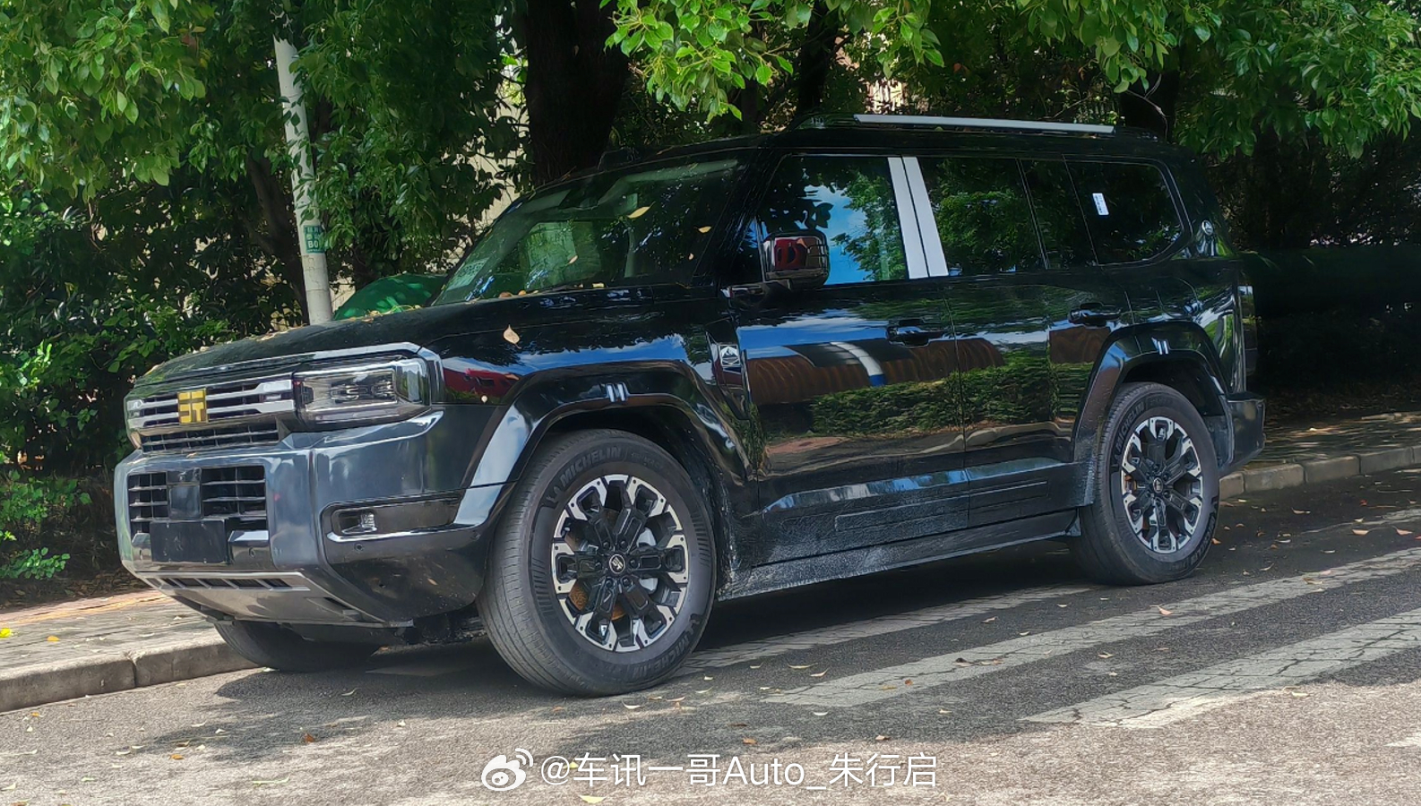 新款纵横G700的实车亮相，纯电续航里程大幅增加，新车由原先的116公里（WLT