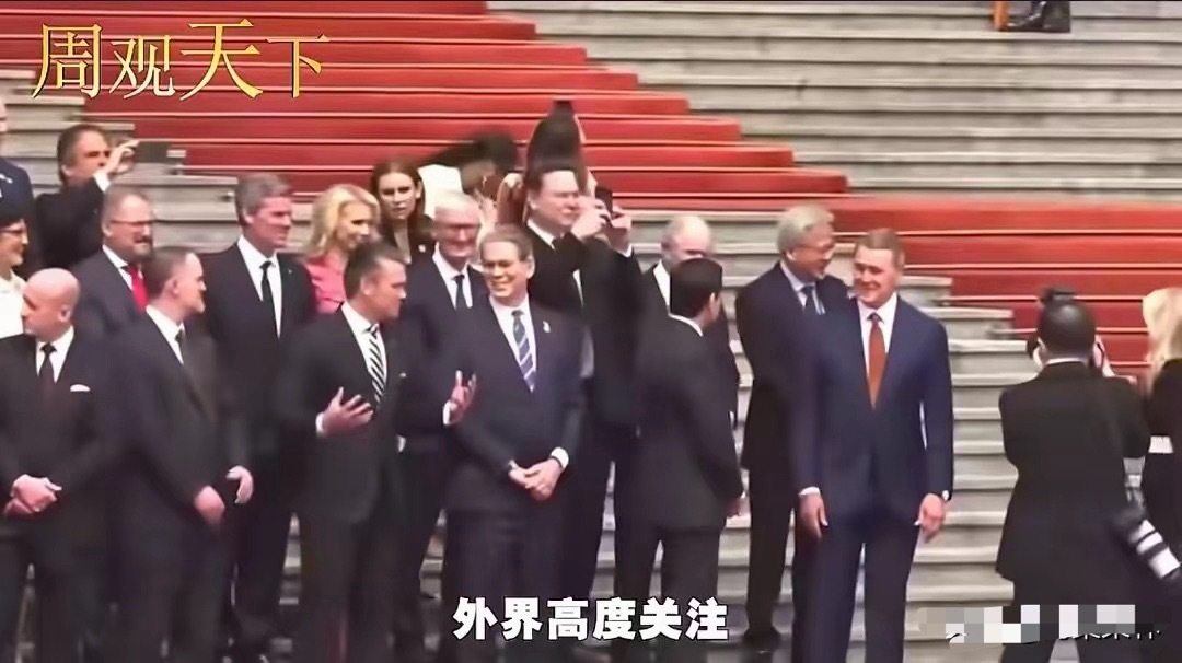 马斯克回复360度转圈拍人民大会堂刷到马斯克这一幕真的太有意思了！人人都以为他是