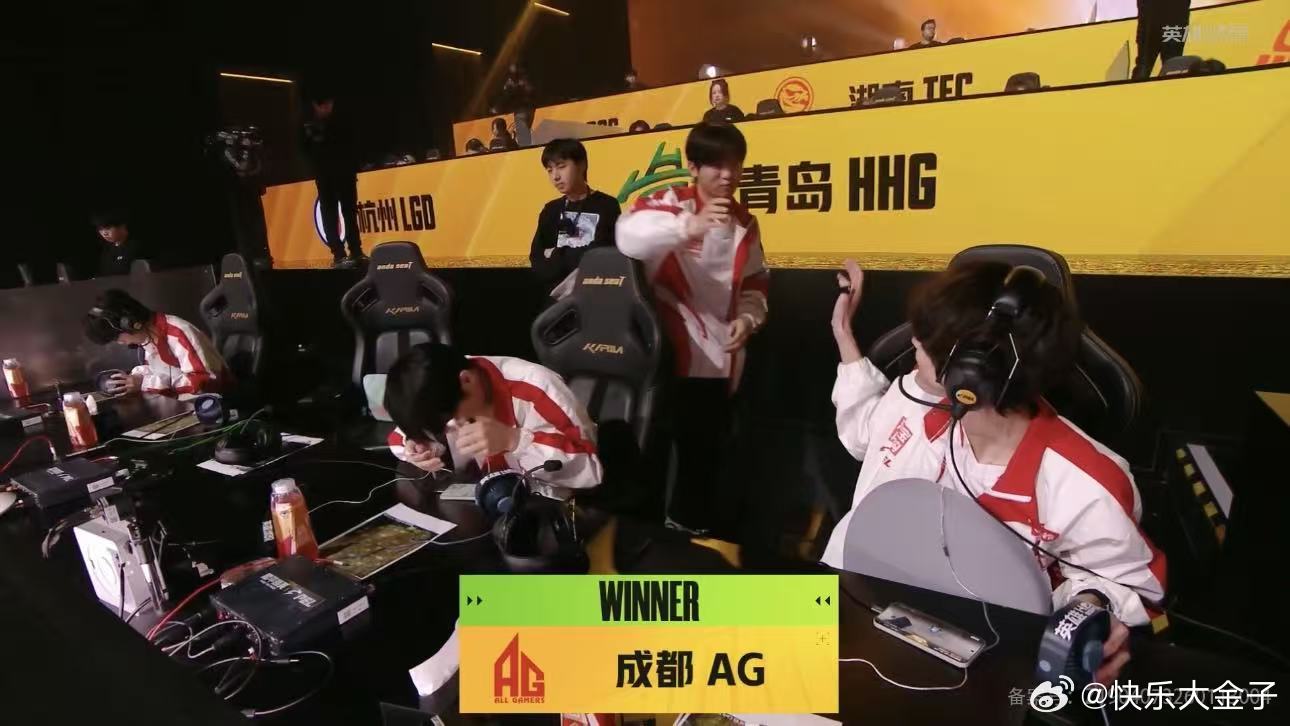 AG周决吃鸡 AG终于吃鸡了，一把搂了22分，继续保持在第一梯队。AG和平精英