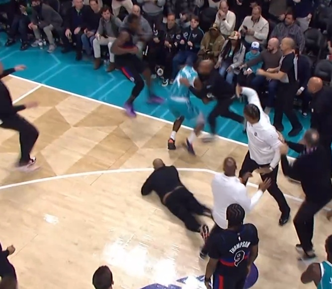 这么猛？快船旧将 