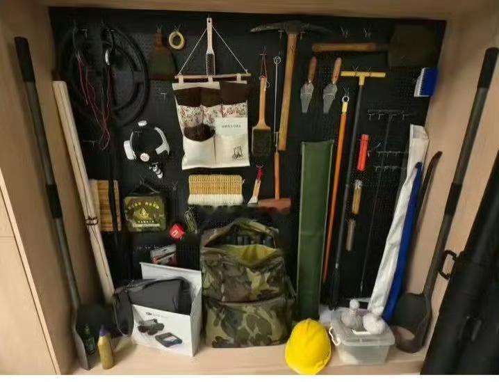 分享我这周有趣的事：我妈刷到“考古专家盗墓”这篇新闻，拍着桌子骂：“这哪是专家？