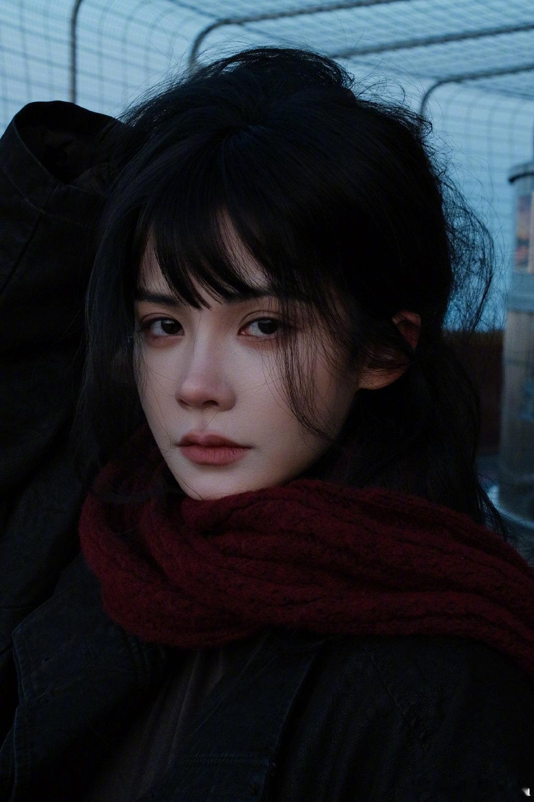 待业女演员刚过90斤就开始减肥 洪潇晒出体重47.1kg，自嘲“待业女演员不能放