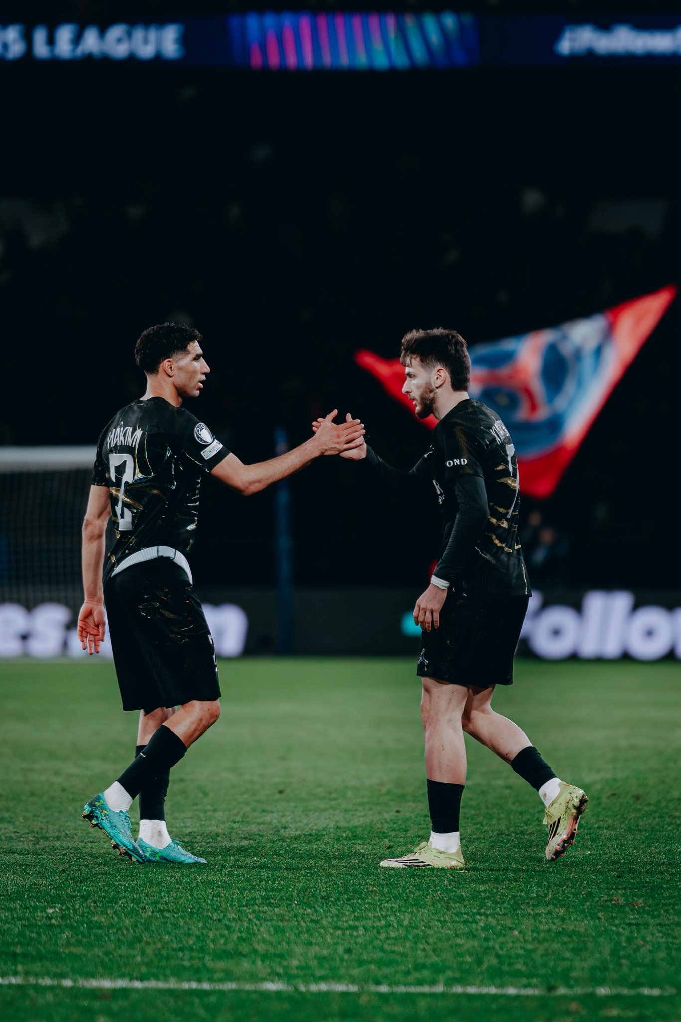 欧冠  哈基米 这球衣太帅啦巴黎圣日耳曼5比2切尔西