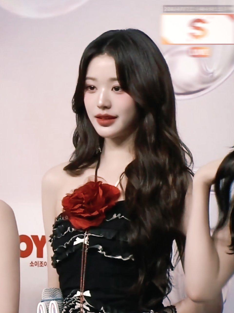 张元英的精修、生图、视频截图、新闻图美出了不同水平，时尚表现力也是越来越好！ ​