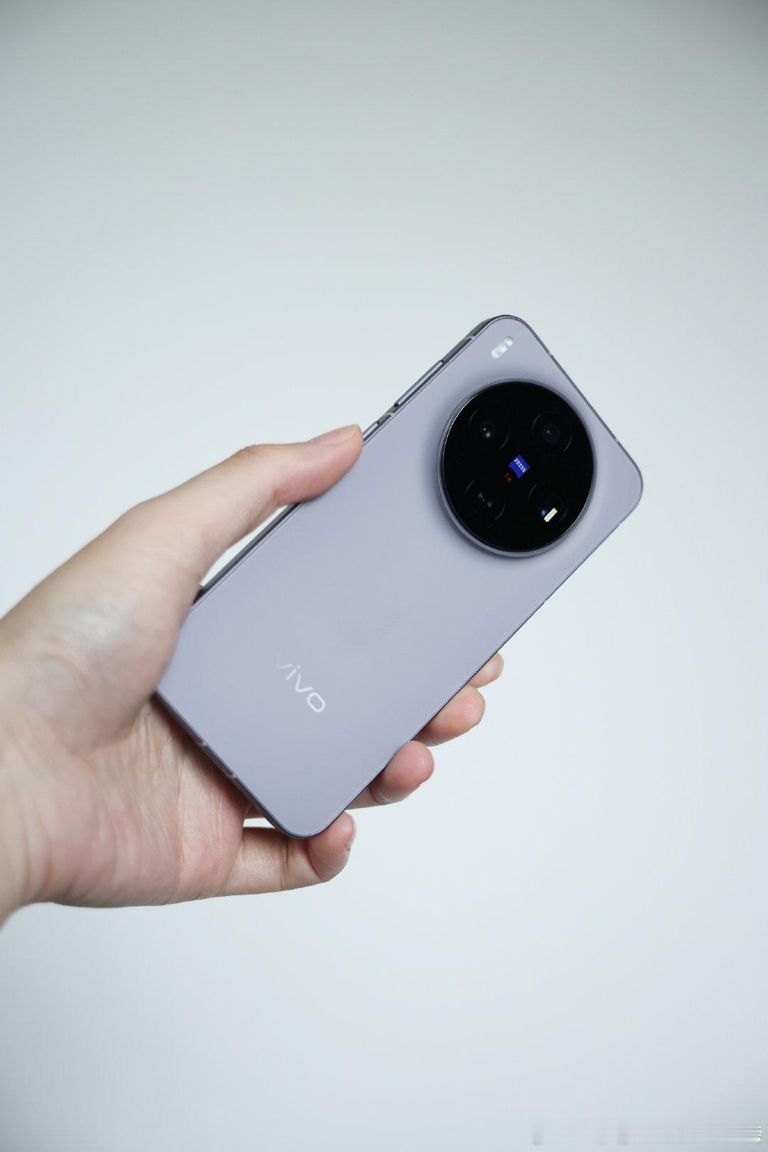 抽一位送出vivo X300，16+1TB顶配。规则还是转发+关注，8月25日通