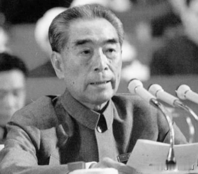 周总理去世后，部分遗体被解剖研究，肝、肺、大脑都形成恶性肿瘤，当年抛散骨灰的地方