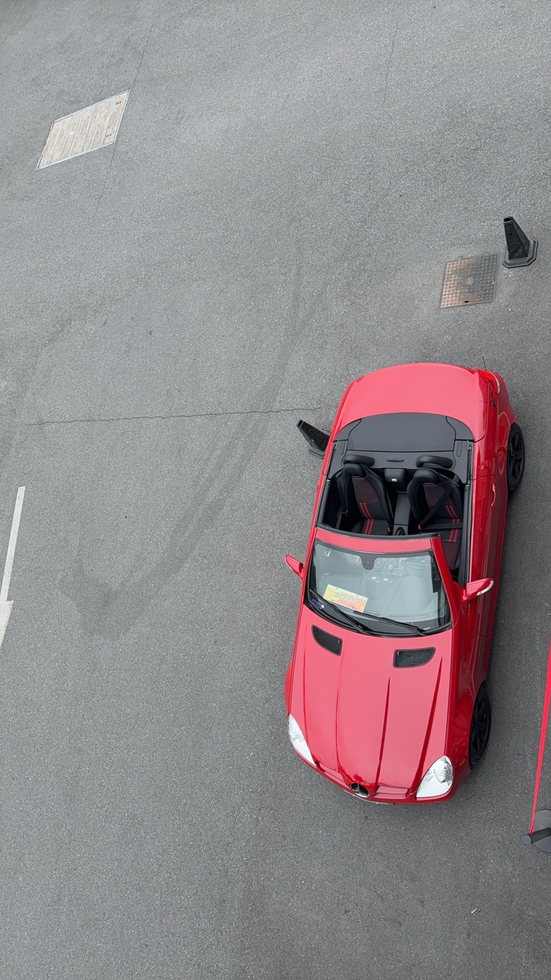 消费降级越来越严重了最近都是天天开电车，没办法，以前开电车是工作，现在开油车变成
