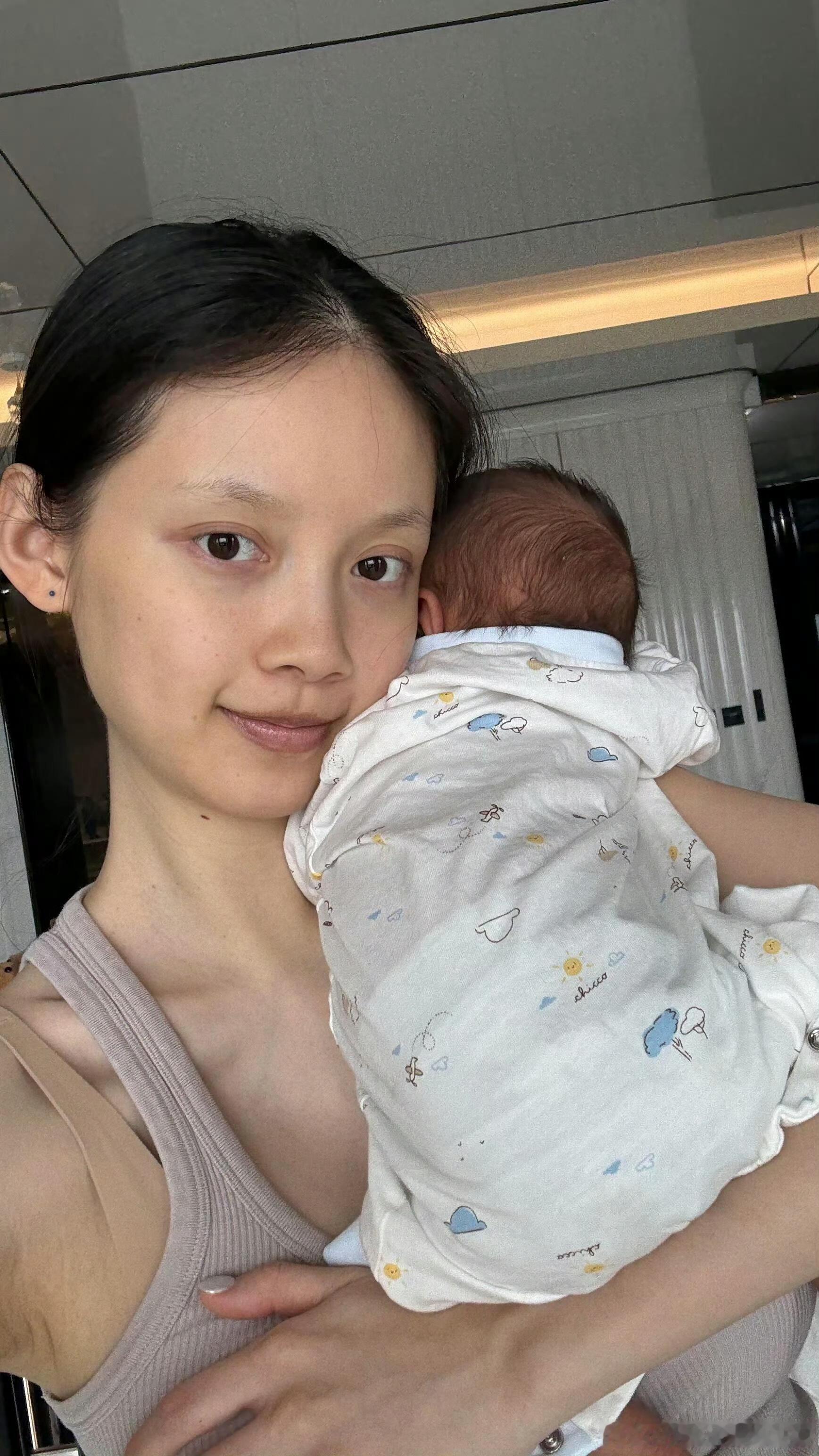孙伊涵产后状态网友喊话孙伊涵别晒娃了 孙伊涵晒带娃照，产后状态好真实 