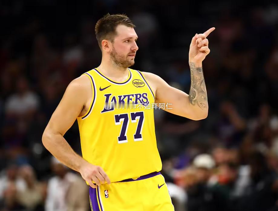 NBA常规赛，湖人今日客场100-92战胜火箭，豪取六连胜。本场比赛，湖人球星东