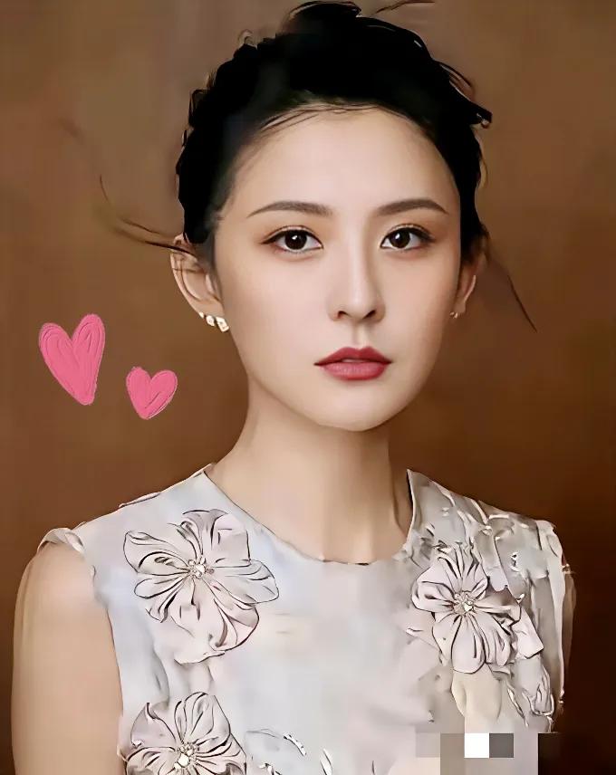 热依扎说：现在我已经39岁了，有个五岁的孩子，是未婚生的，很多人议论，但我不在乎