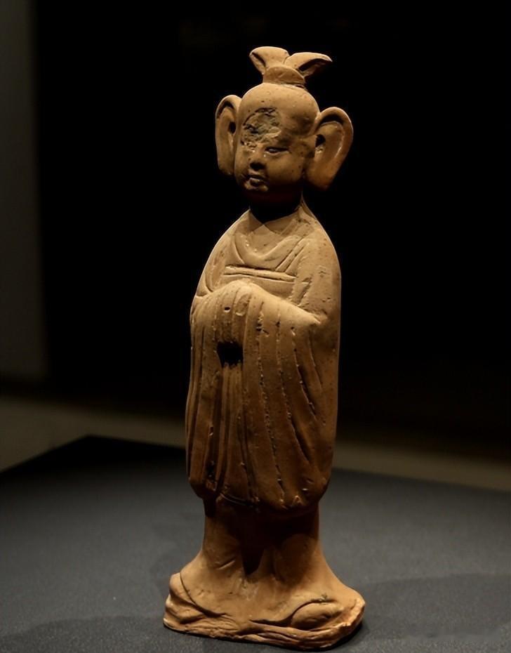 陕西出土3件罕见陶俑，揭开唐代女道士的秘密
2026年7月，西安考古队挖开一座唐