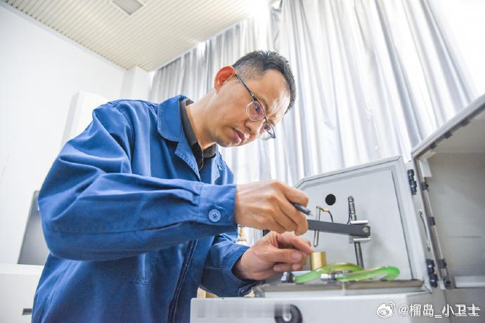 【玉环党员先锋的技术传承 从前受人引路，如今躬身育人，他把工匠精神代代传！】在玉