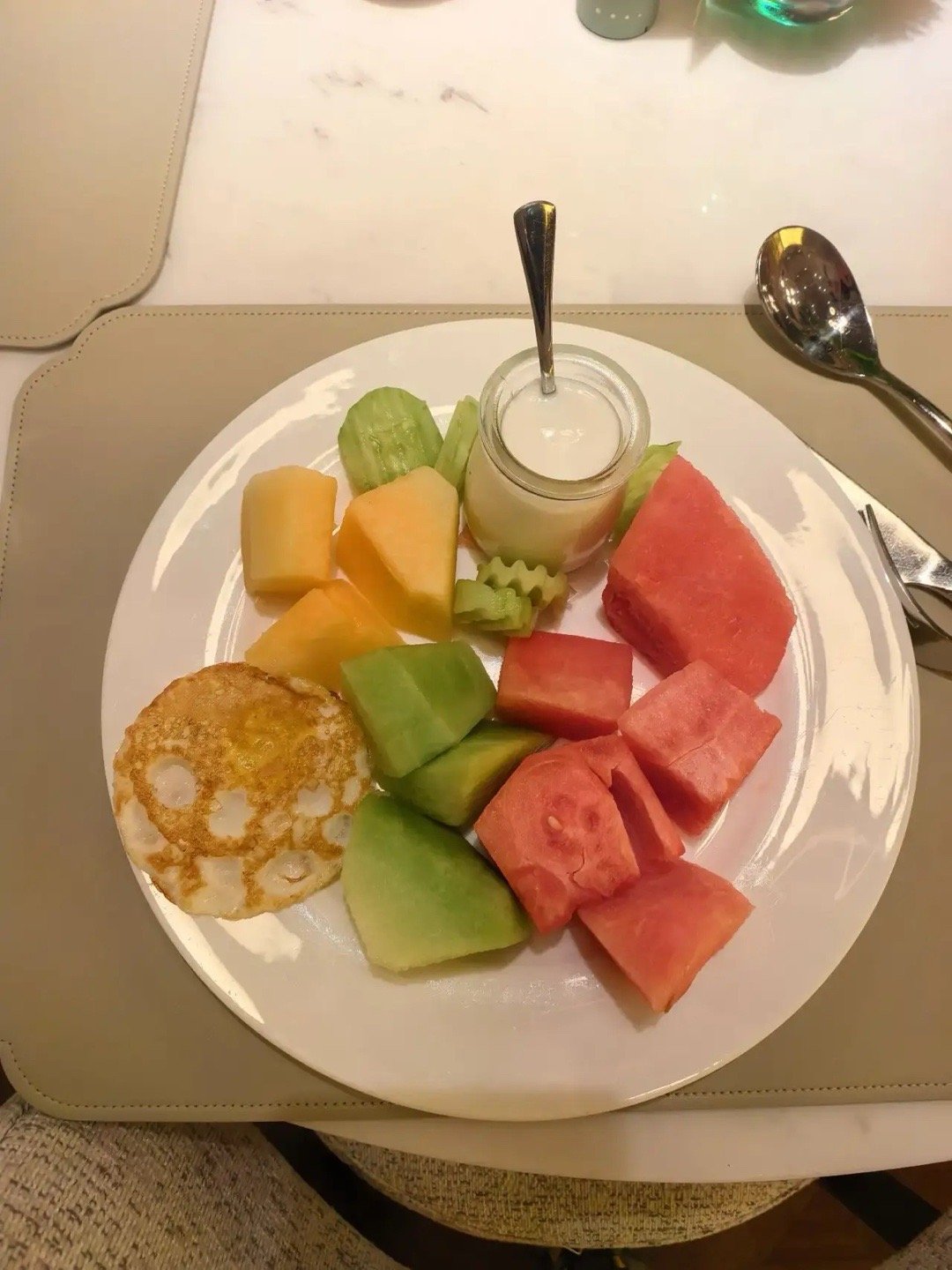 股民注意了，不出意外的话，还有惊喜！1、离岸人民币新高离岸人民币兑美元涨破6.9