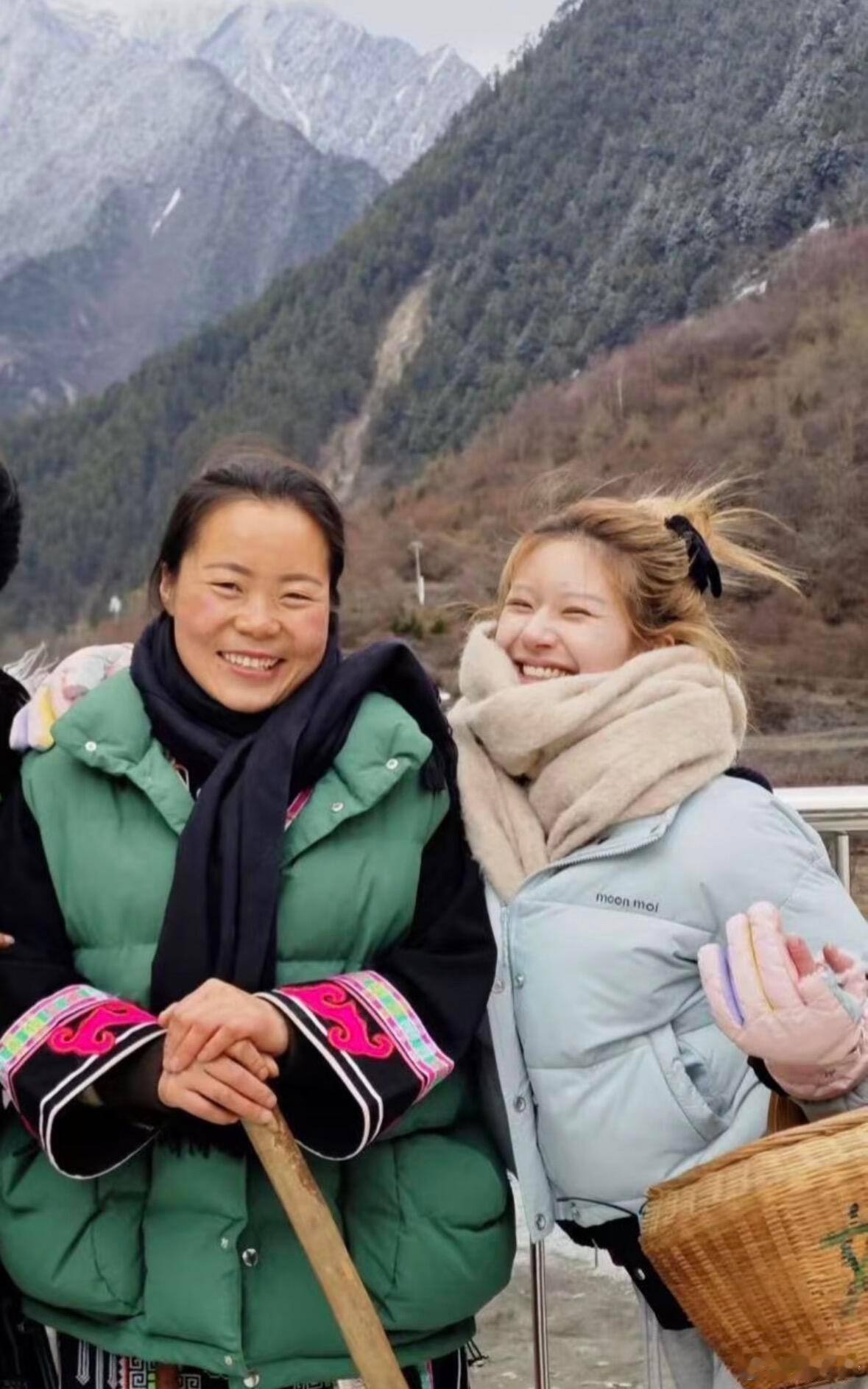 小小的勇气没公开合照 好温柔露♀ 赵露思 