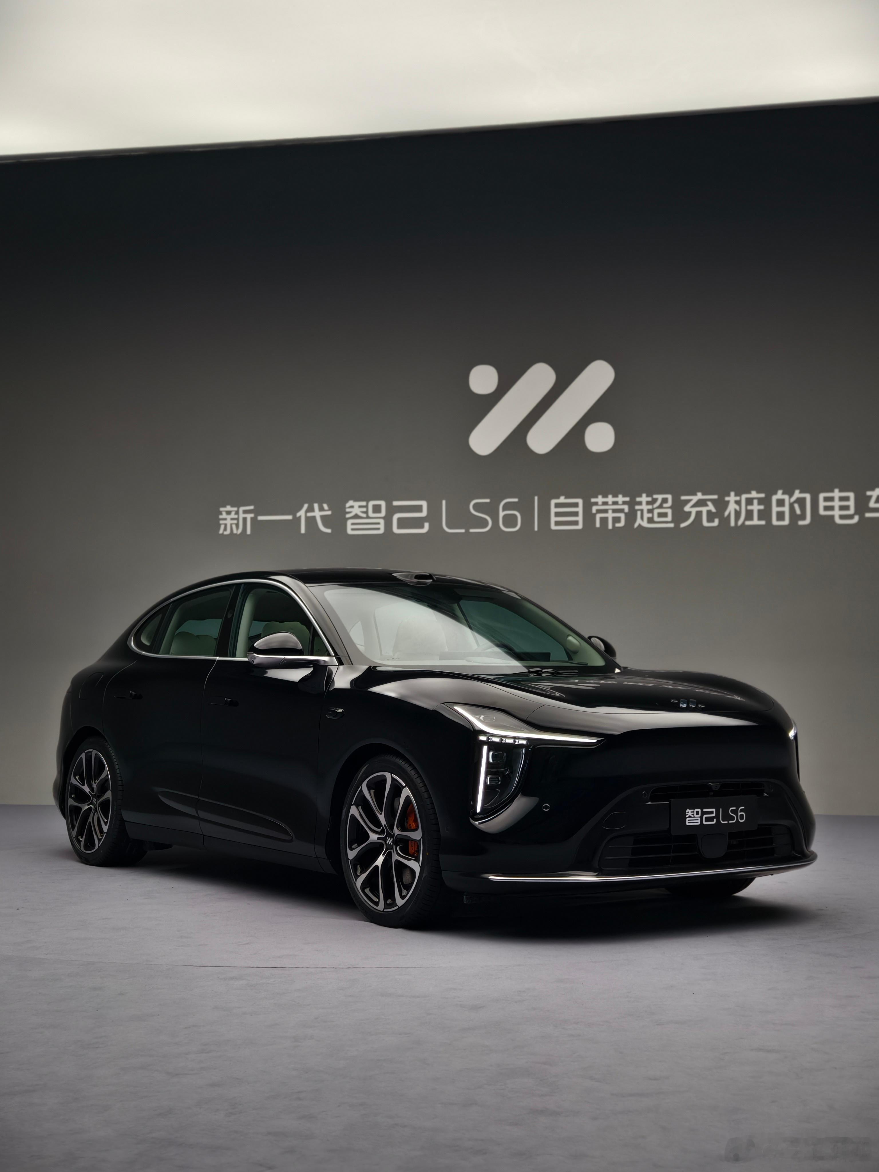 新一代智己LS6现场惊呼杀疯了 预售价就极具冲击力，23.99 万的增程版配置简