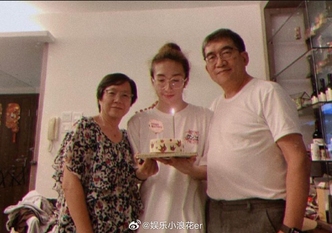 Mirror演唱会受伤舞者爸爸发文Mirror演唱会受伤舞者爸爸病倒 据台媒，M