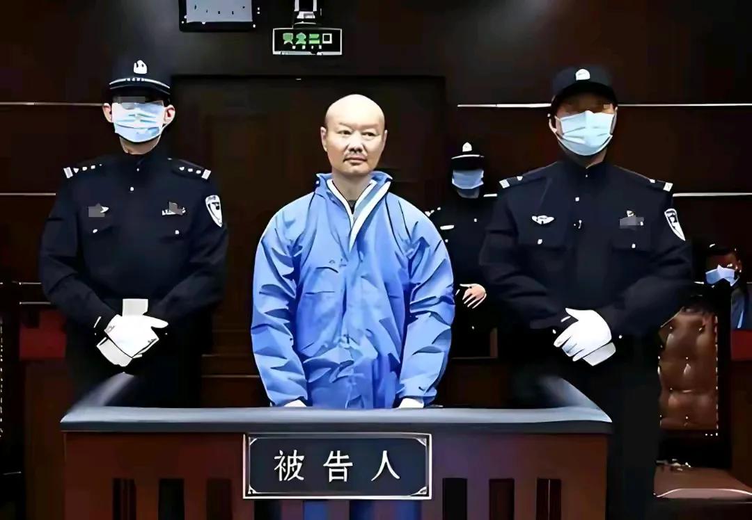 同样是碎尸案，杭州许国利杀妻碎尸案，举国震惊，火速破案。许国利也在之后的审理中认