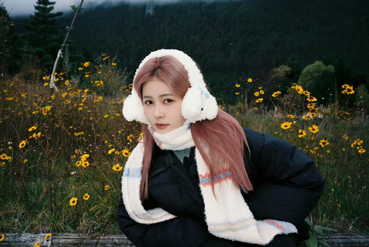 听说白鹿 再圈内的人缘超级好[机智][机智]