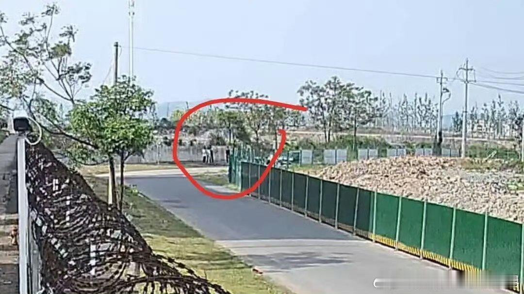 路遇摔伤老人台州五名少年交出急救满分答卷台州五名少年路遇摔伤老人，沉着冷静开展科