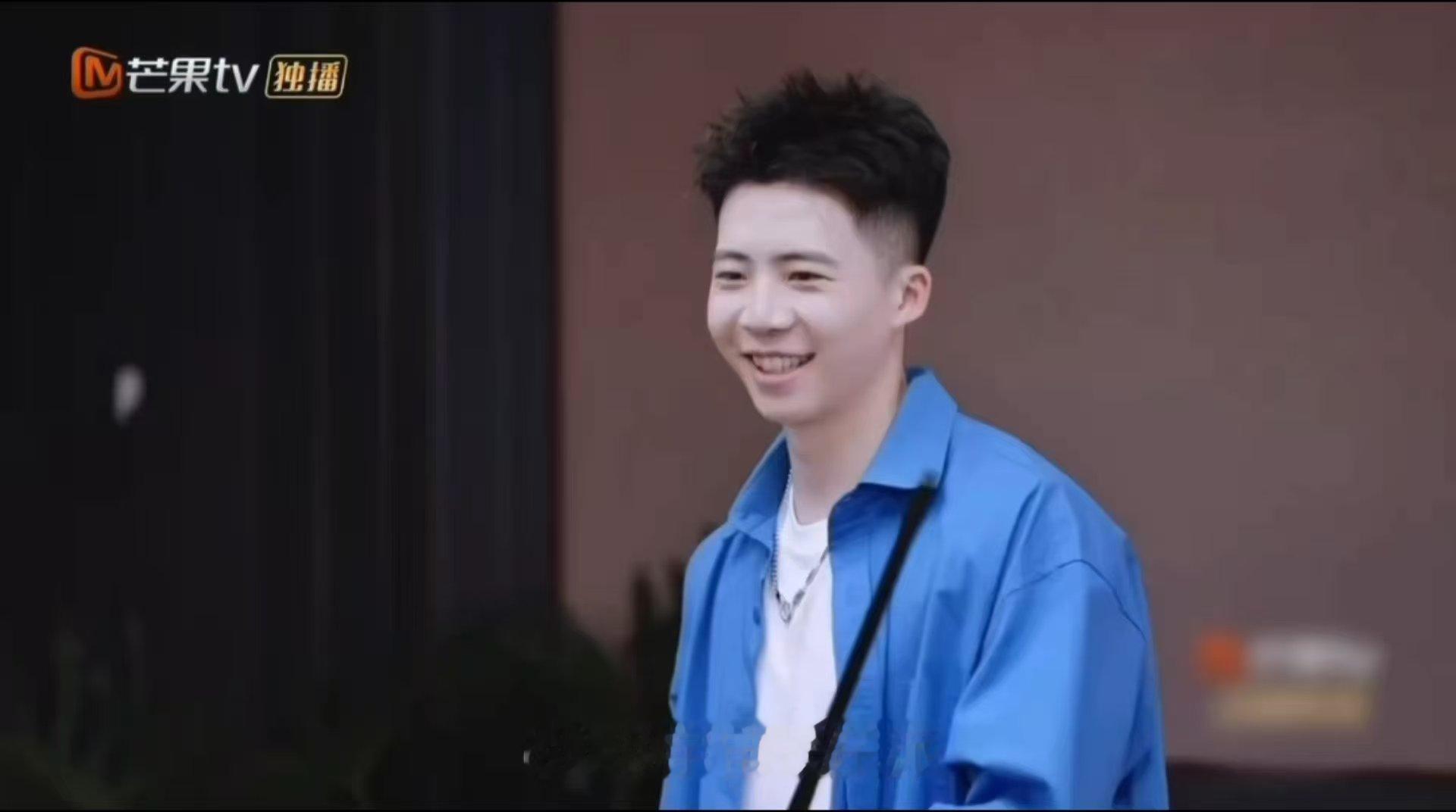 恋综女嘉宾当面吐槽男嘉宾好装心动双重奏徐斯铖打台球先哭惨说自己超菜，结果上手咔咔