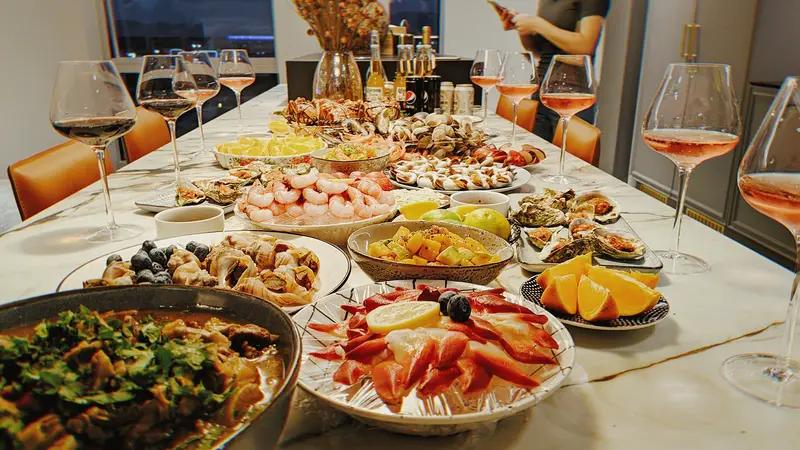 女生做上门私厨，一天跑4家月入2万？光鲜背后的真相，一半是汗水一半是隐患
 
家