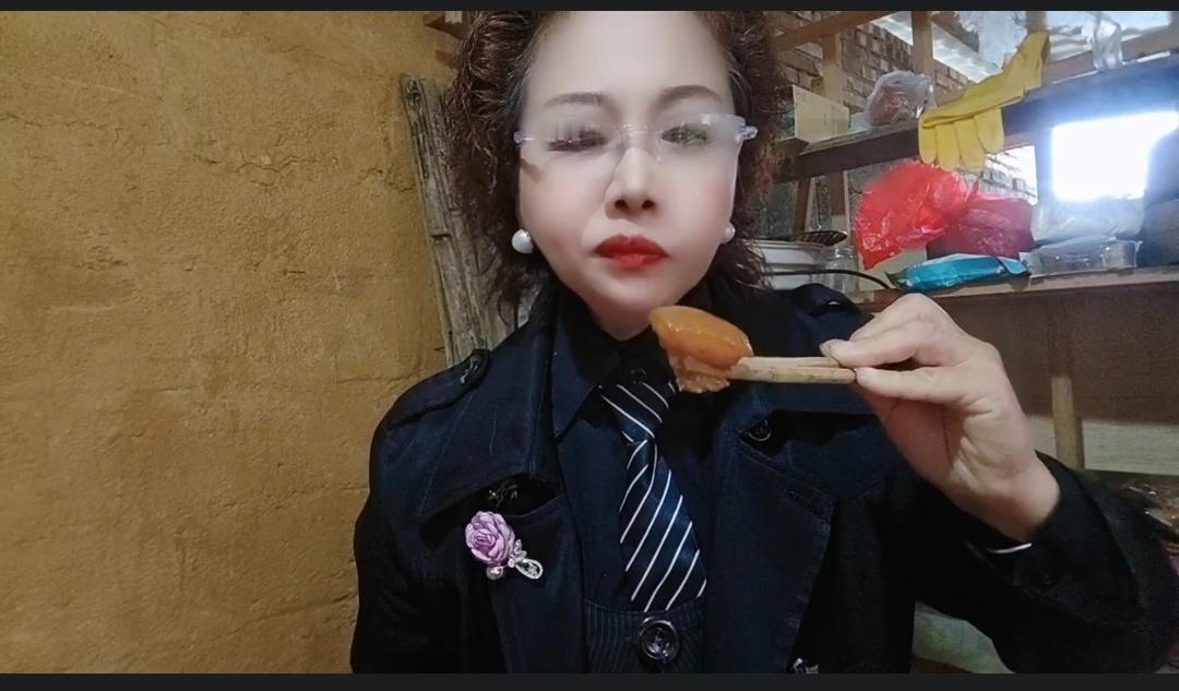 今天的柴火灶红烧肉……味道就是不一样……