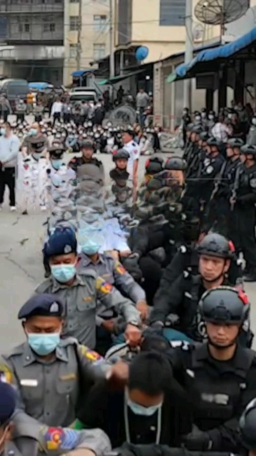 柬埔寨召集26国大使开会，现场甩出硬核数据：8个月抓了8000人，查封2500个