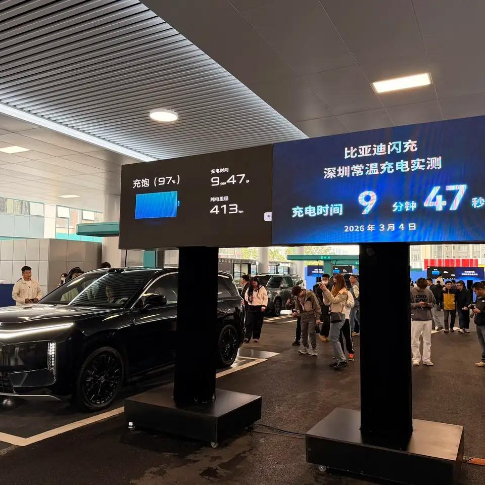 终于理解为什么比亚迪这么火了！
不是因为它便宜
也不是因为它好看，而是因为它真的